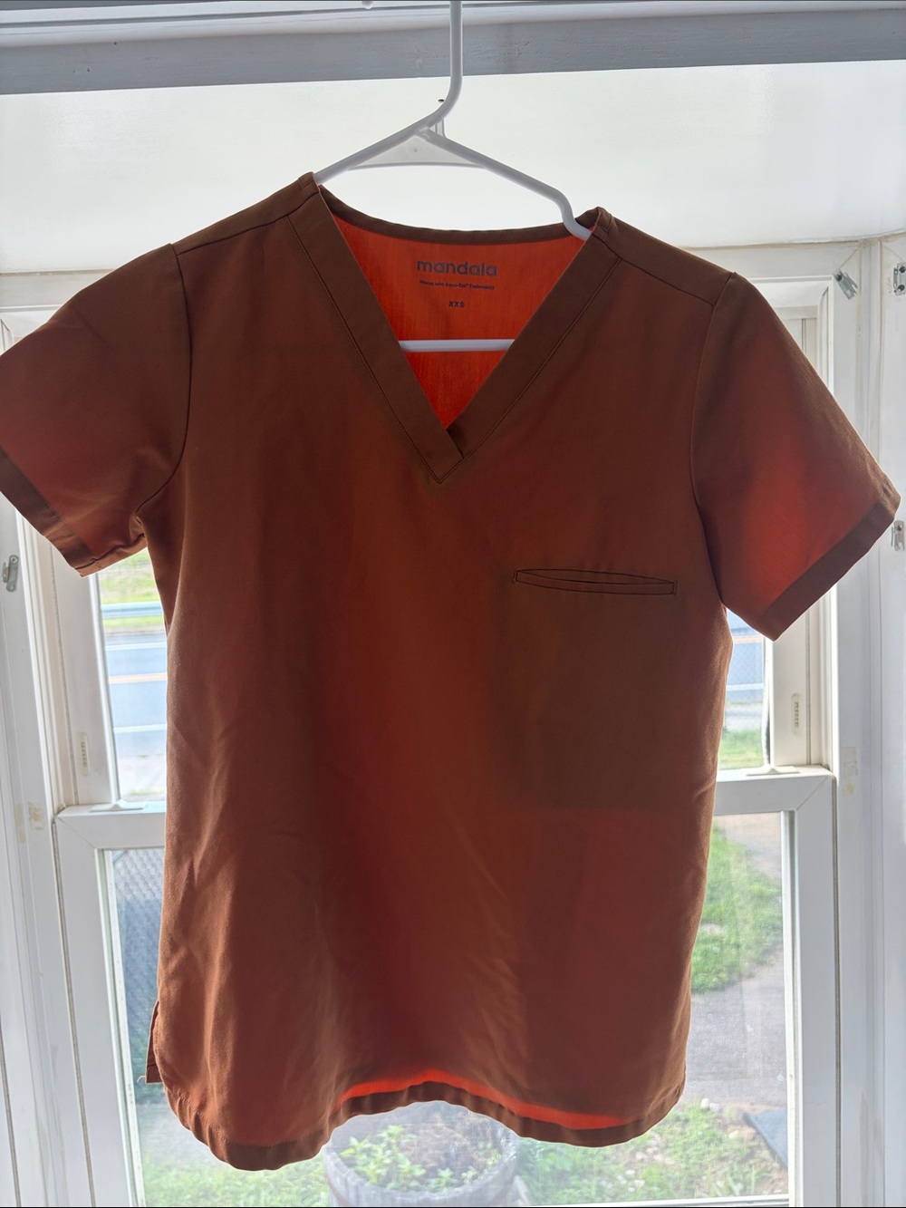 Mandala Women’s V-Neck Scrub Short Sleeve Top in Roasted Pecan